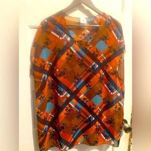 CAbi two piece lattice top, gently worn, new condition, size medium